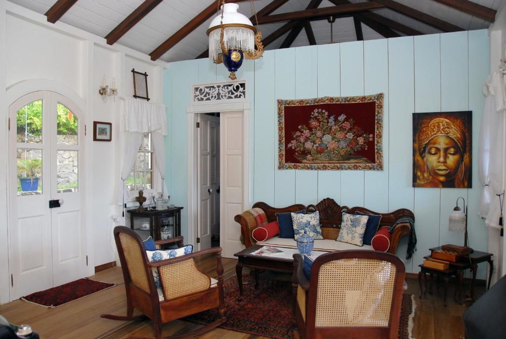 House On The Path photo 3