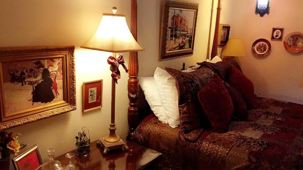 The Stone Hedge Bed and Breakfast photo 3