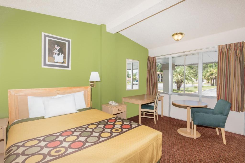 Knights Inn Statesboro photo 1