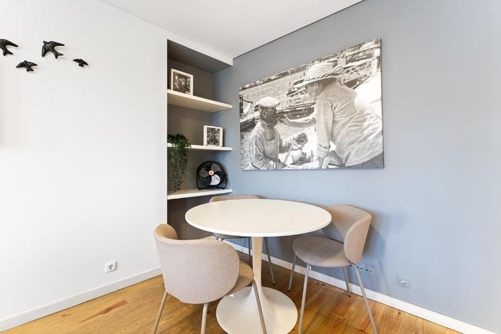 GuestReady - Old City Design Apartments - Tap to explore photos