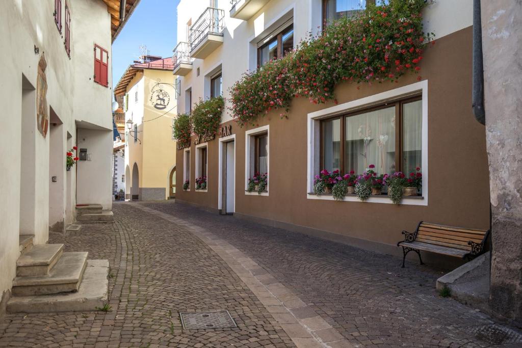 Hotel Al Cervo - Tap to explore photos
