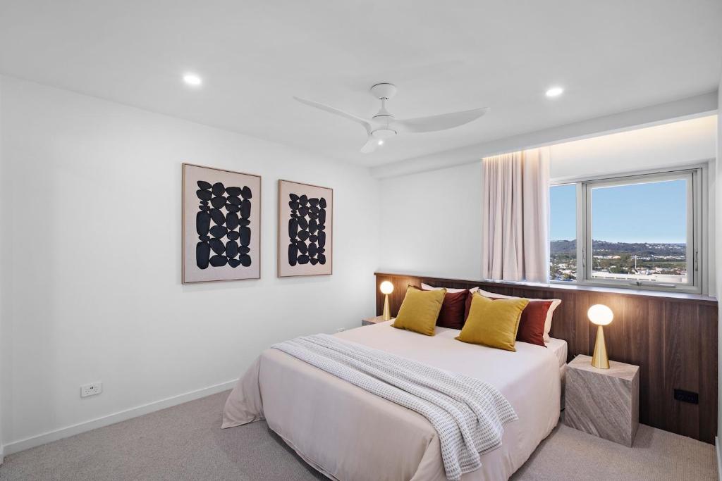 Elouera Tower Beachfront Apartments - Tap to explore photos
