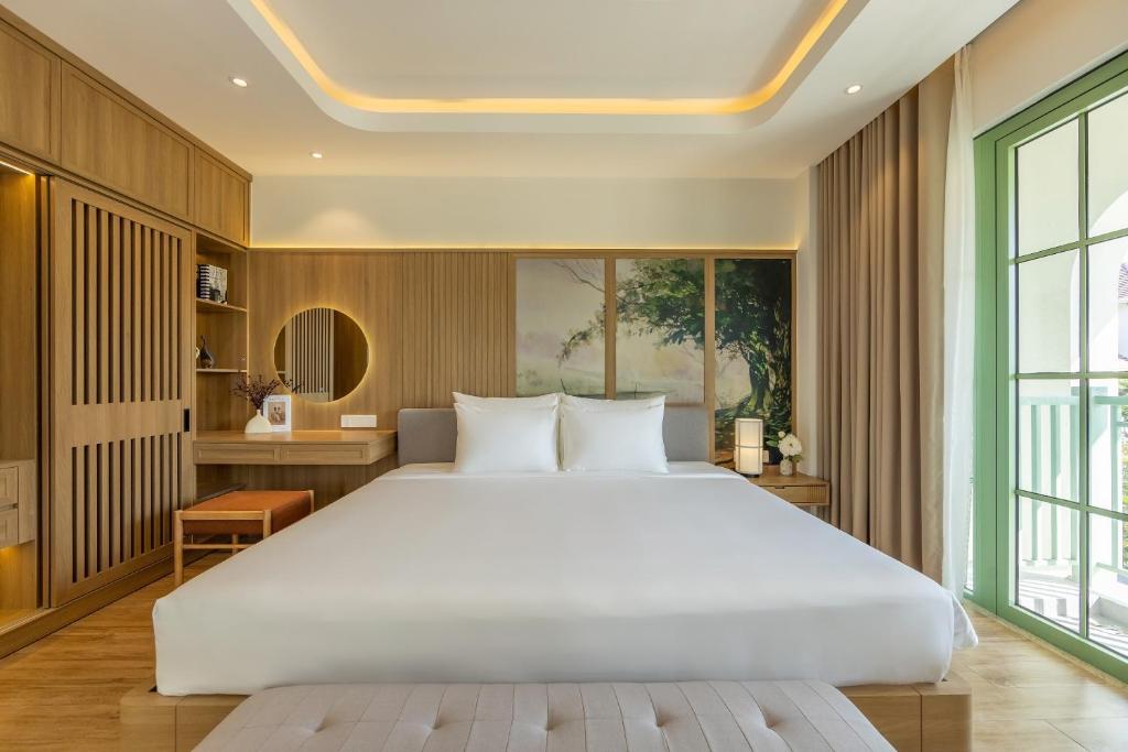 S-Solution Phu Quoc by DDH - Tap to explore photos