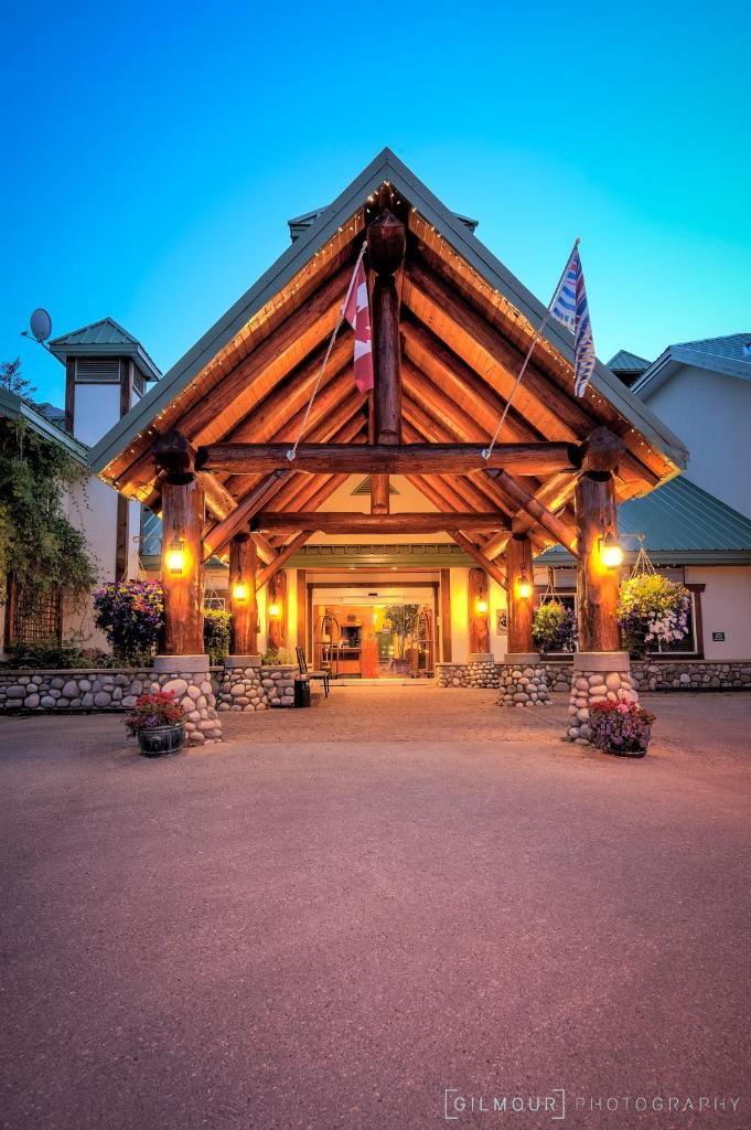 Lizard Creek Lodge photo 4