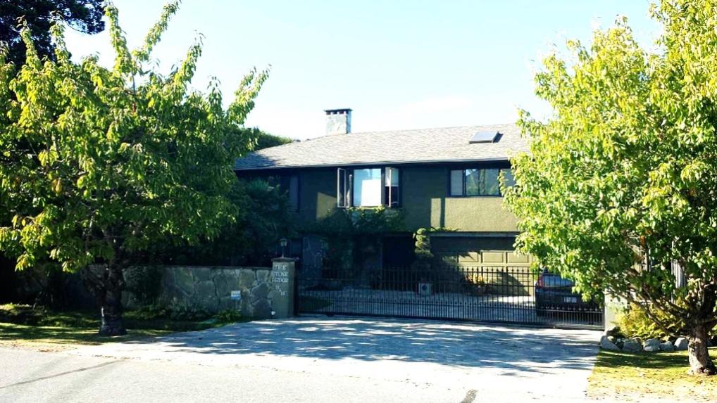 The Stone Hedge Bed and Breakfast photo 1
