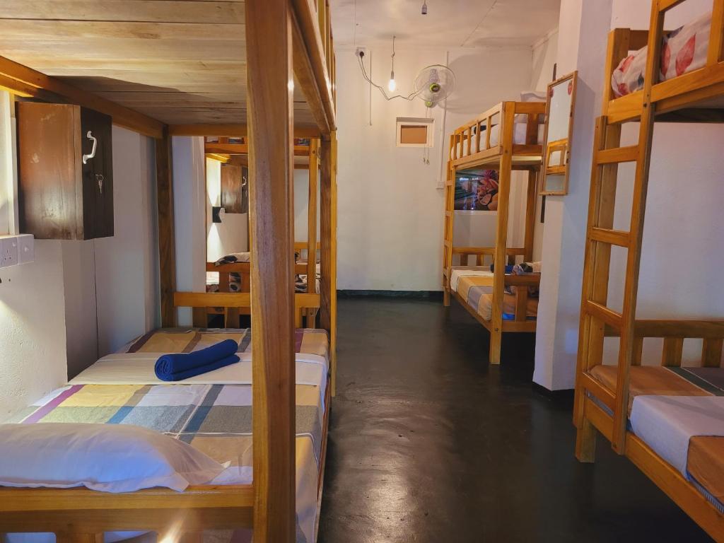 FMS Rooms & Hostel - Tap to explore photos
