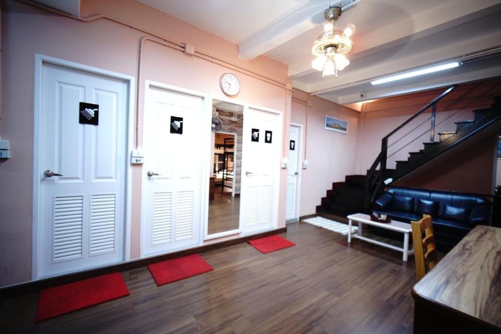 Номер (Кровать в общем 8-местном номере для мужчин и женщин), Urban Hostel Bangkok
