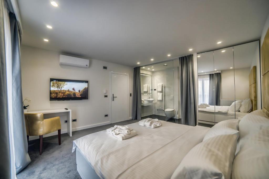 Двухместный (Номер Делюкс с кроватью размера «king-size» и балконом), Hotel Forty Two
