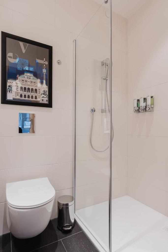 Hampton by Hilton Vienna City West - Tap to explore photos