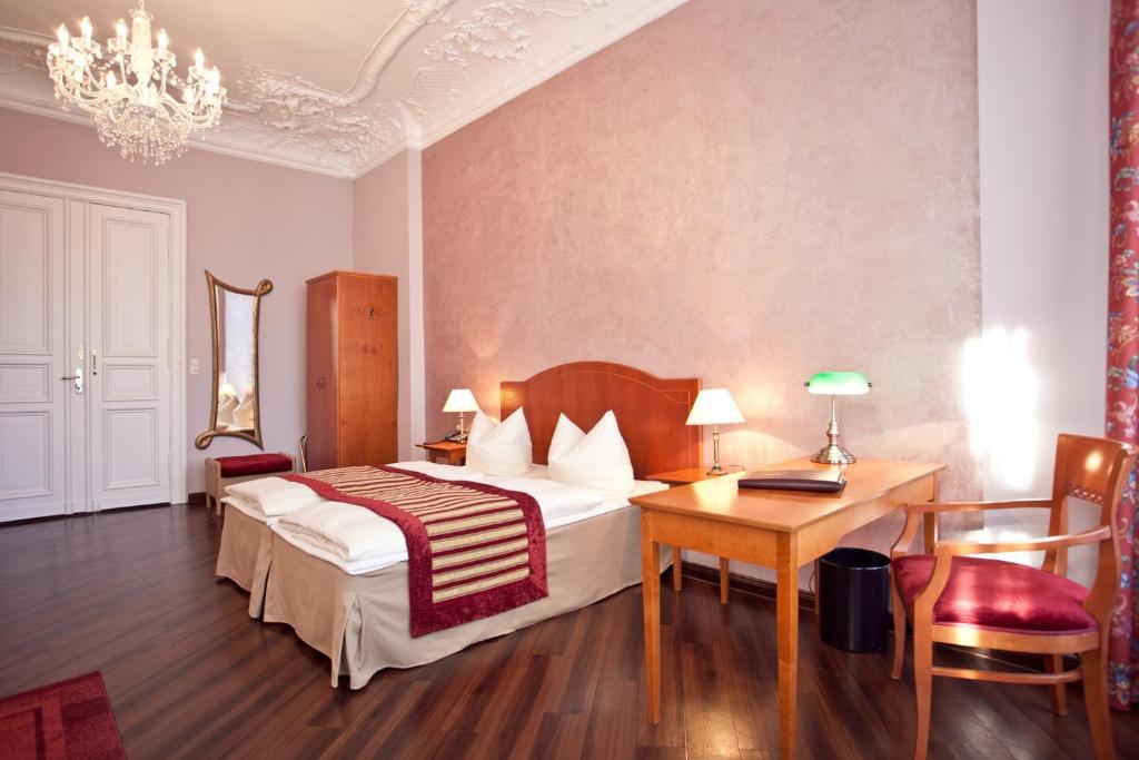 Четырехместный (Четырехместный номер), Kult-Hotel Auberge