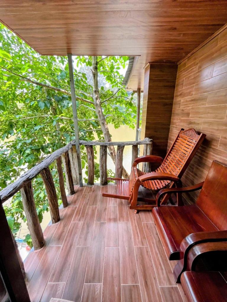 Green Bamboo Lodge - Tap to explore photos