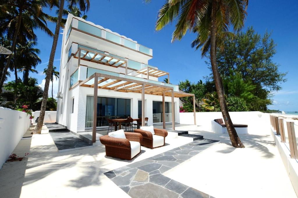 Amani Home - Moja Private Beach Suite photo 3