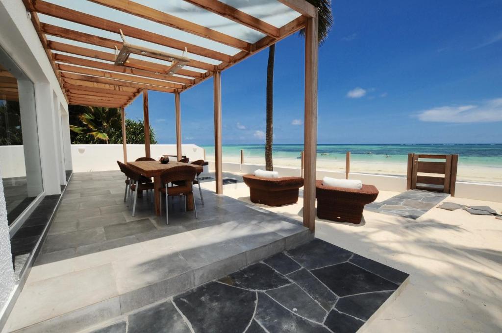 Amani Home - Moja Private Beach Suite photo 2