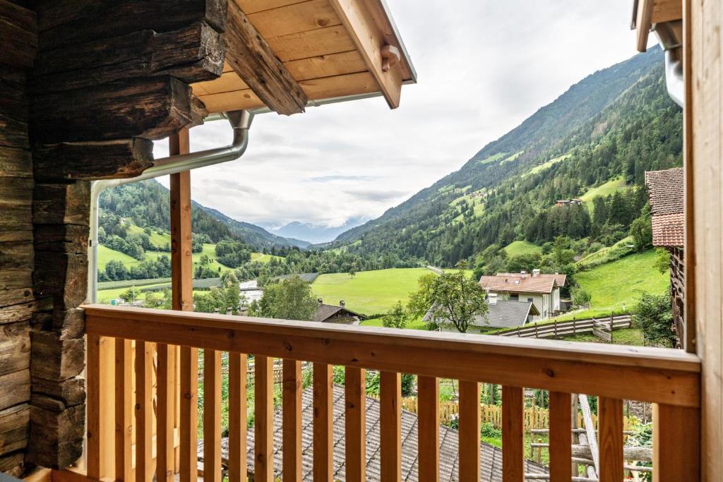 Bergchalet Lanthalerhof - Tap to explore photos