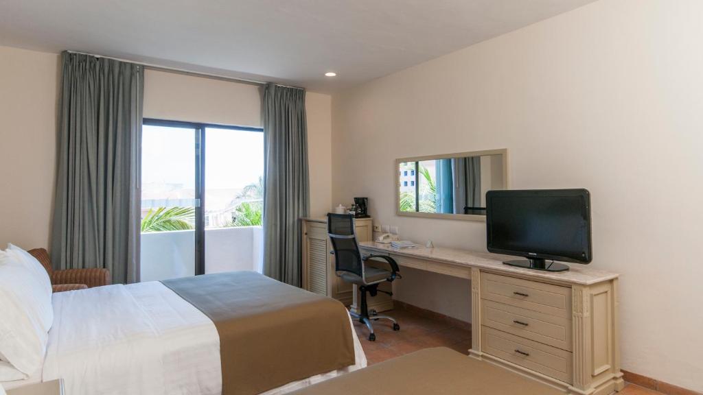 Holiday Inn Ciudad Del Carmen, an IHG Hotel photo 3