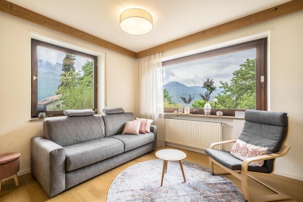 Villa Pinie Apt 2 - Tap to explore photos