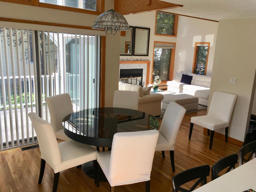 Contemporary & Spacious South Cape Beach House photo 3