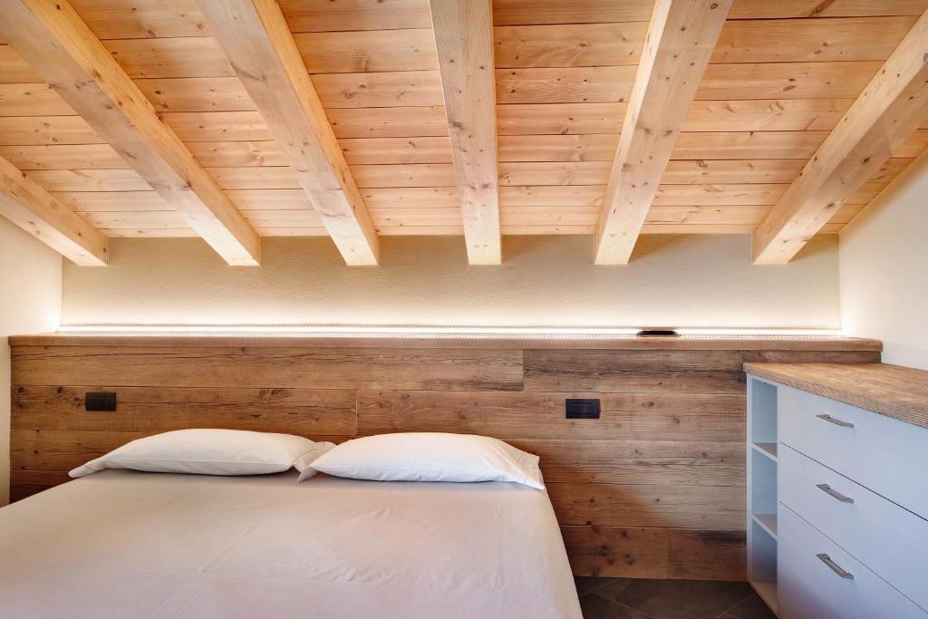 Rasia Residence Relax Wood - Tap to explore photos