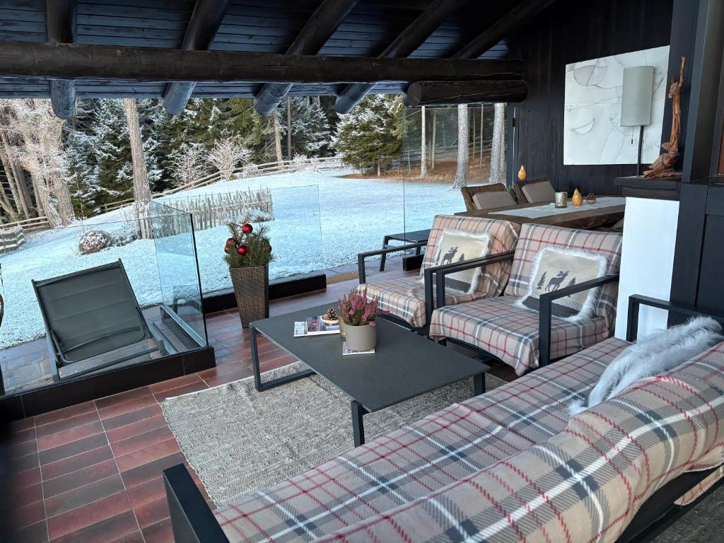 Chalet Marianna - Tap to explore photos