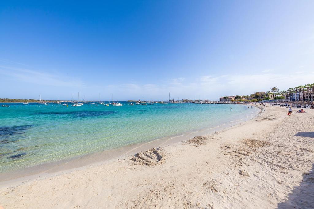 Ses Salines cottage with private pool and barbecue - Tap to explore photos