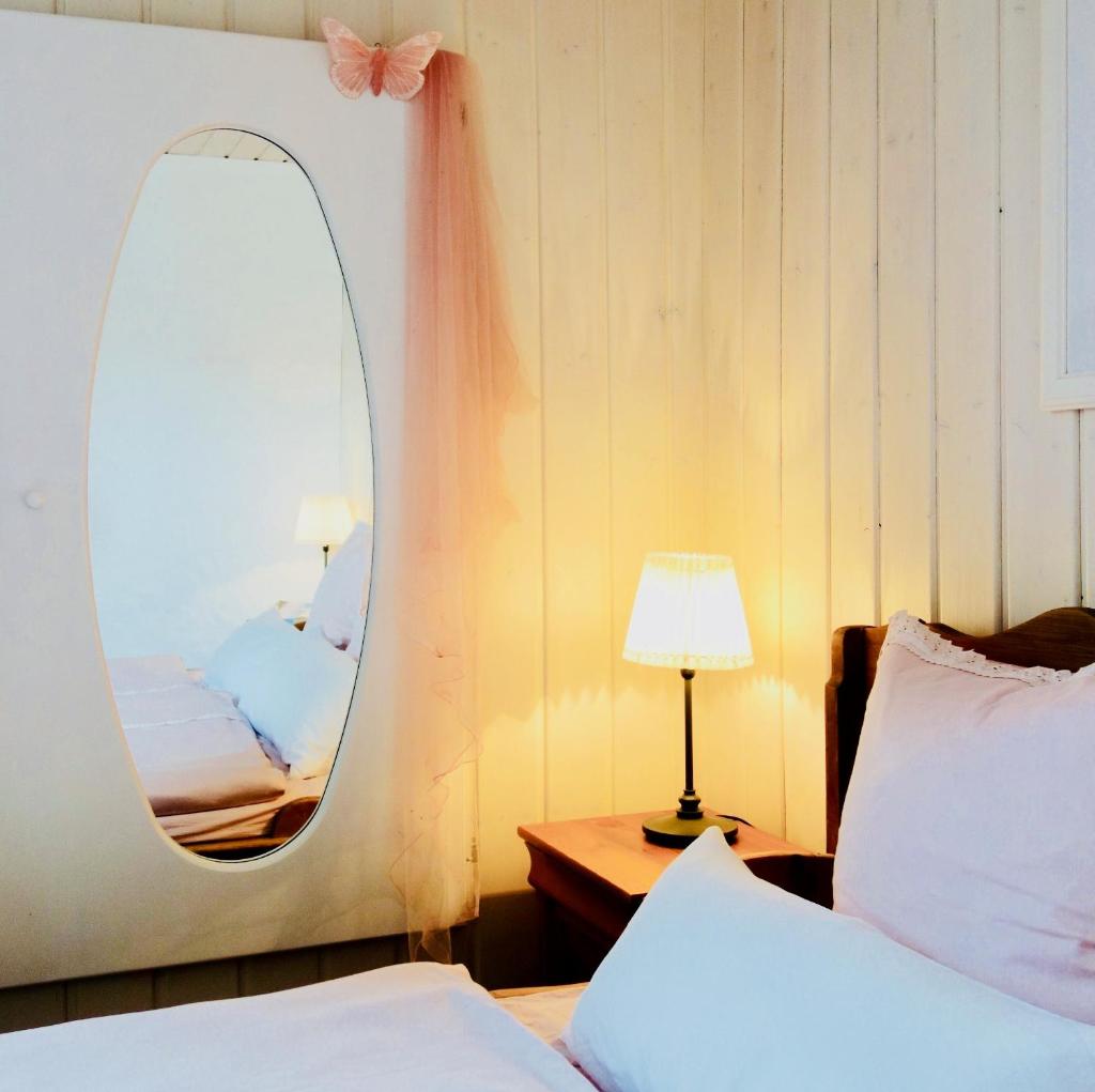 Kanne Honeymoon Apartment - Tap to explore photos