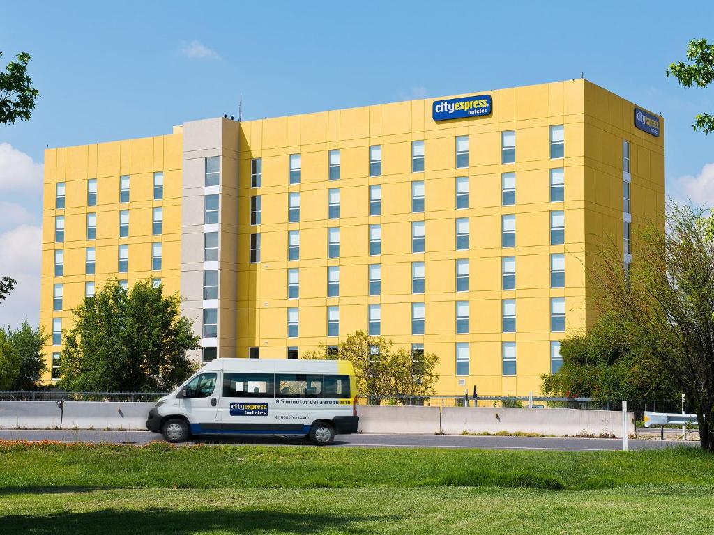 City Express by Marriott Santiago Aeropuerto photo 2
