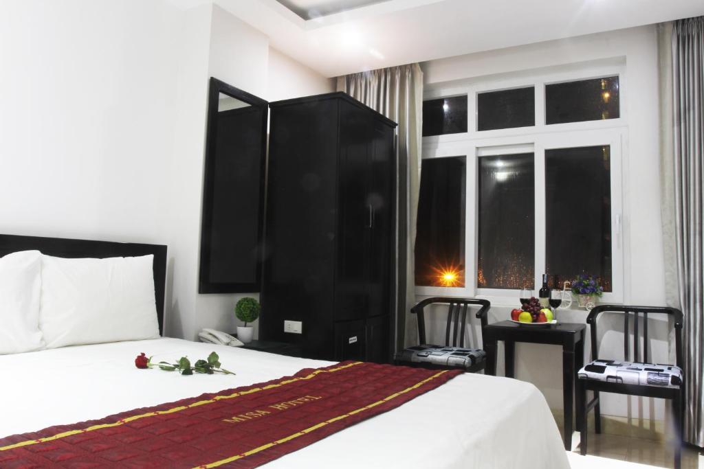 Двухместный (Улучшенный двухместный номер с 1 кроватью), Misa Hotel