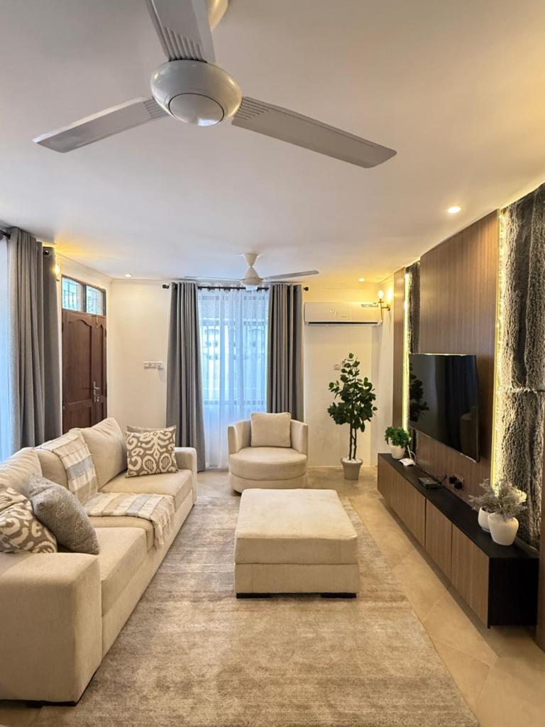Aggiestays -2BR Standalone House Kijitonyama - Tap to explore photos