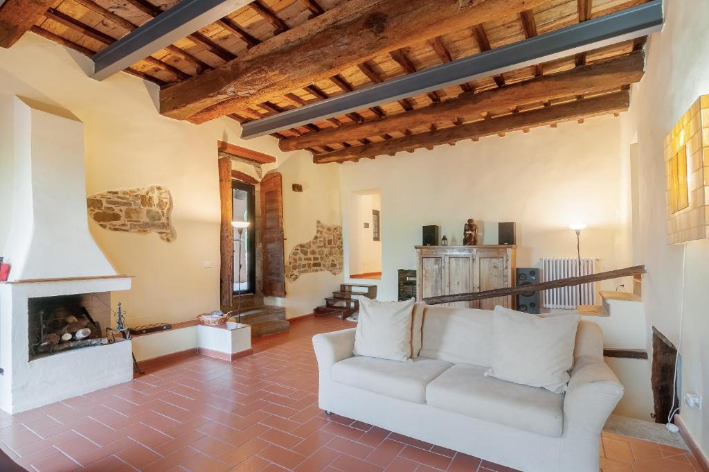 Felciolina - Medieval Country House - Tap to explore photos