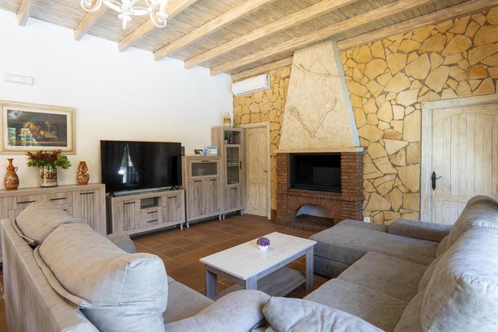 Cubo's Casa El Candil 8 PAX - Tap to explore photos