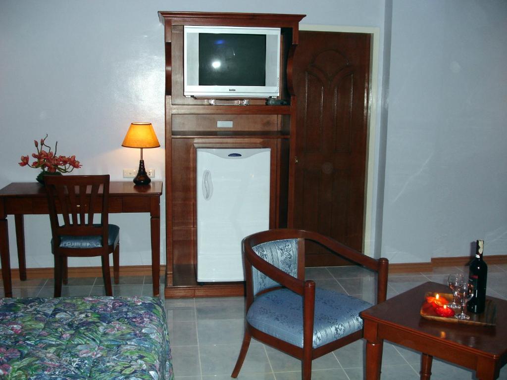 Pacific Breeze Hotel and Resort photo 4