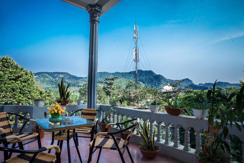 Ninh Binh Mountain Views Homestay