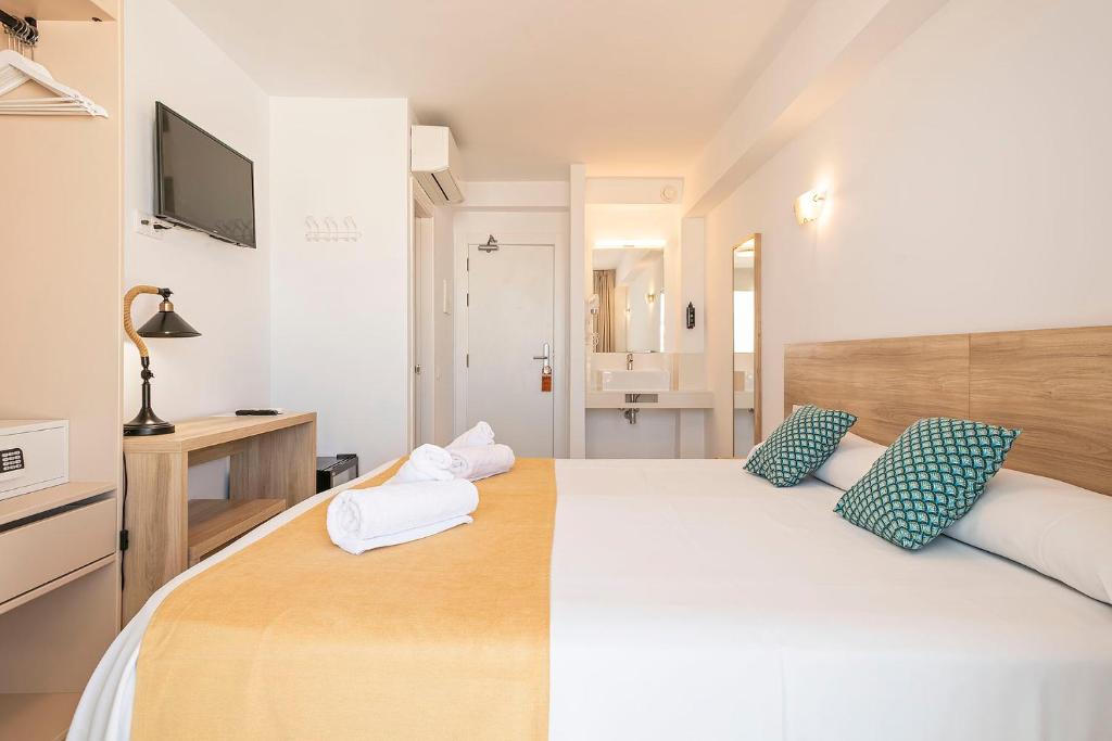 Suncoast Ibiza Hotel - Adults Only - Tap to explore photos