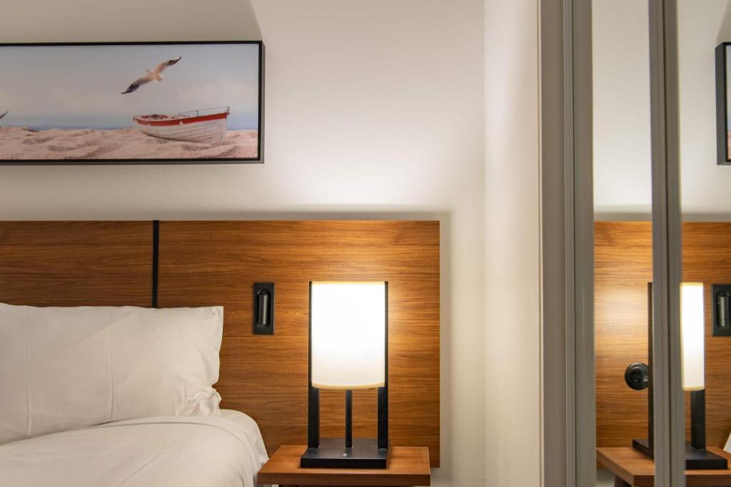 Sea Views King Suite with Spa 1511 - Tap to explore photos