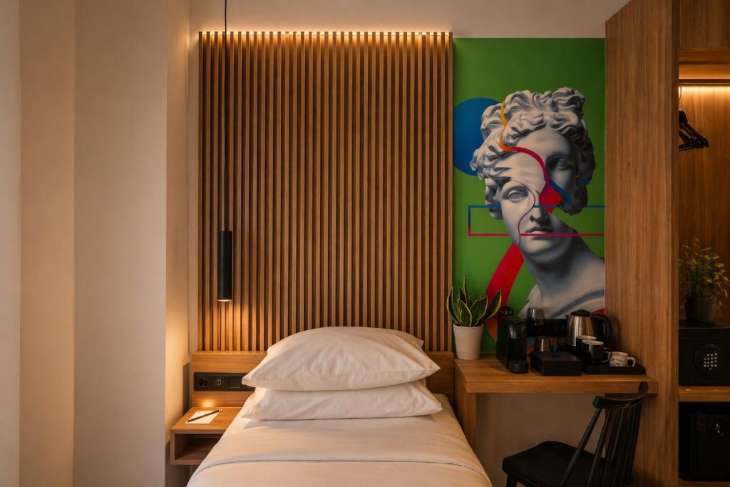 The Q Hotel - Tap to explore photos