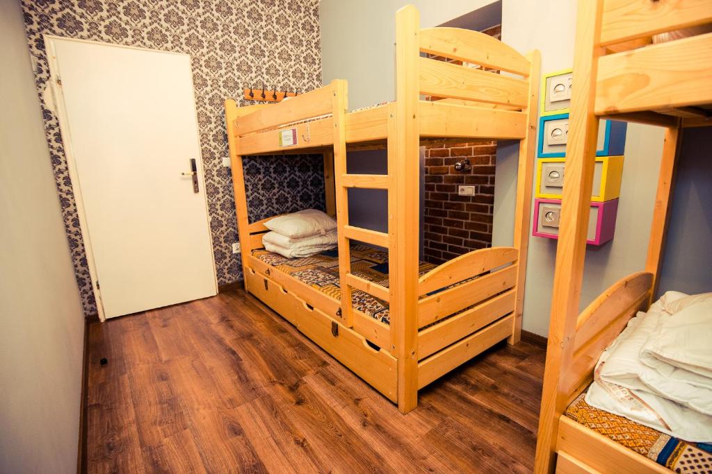 Номер (Кровать в общем номере с 4 кроватями), Greg&Tom Beer House Hostel