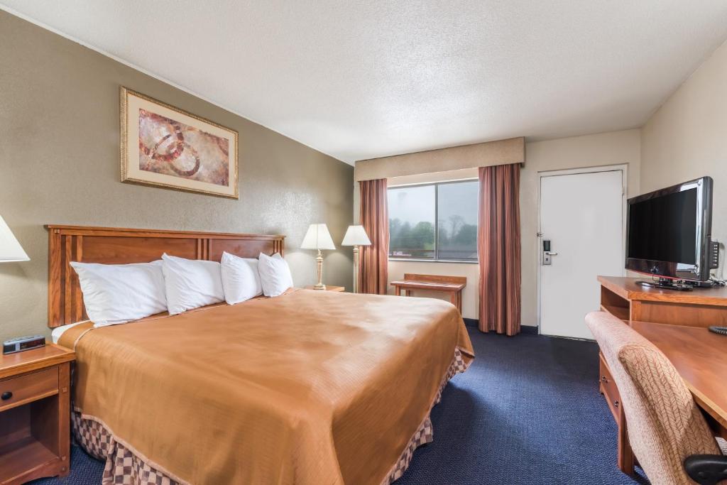 Red Carpet Inn image