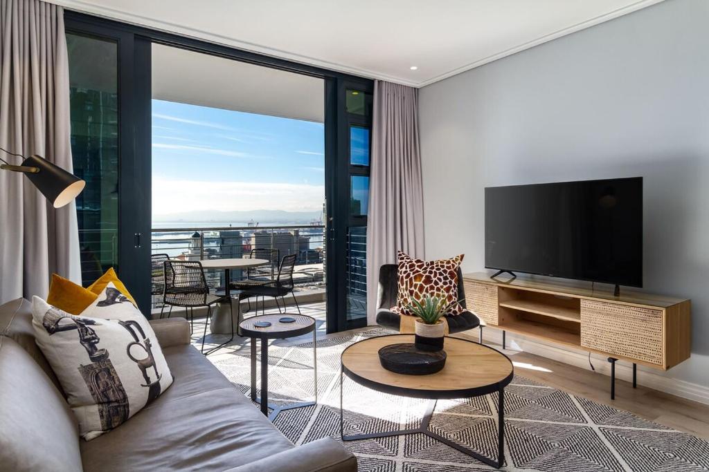 Cape Town Bree Street 24th floor luxury views - Tap to explore photos