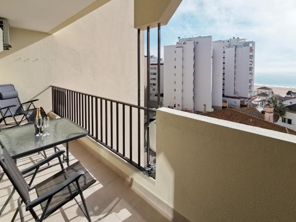 Apartment Praia Rocha Vista Mar Sand - Tap to explore photos