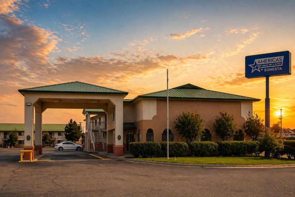 Americas Best Value Inn & Suites Sonora - Tap to explore photos