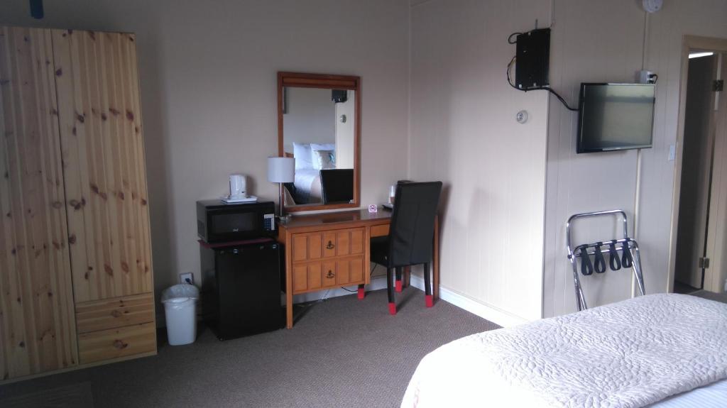 Oasis Motel photo 3