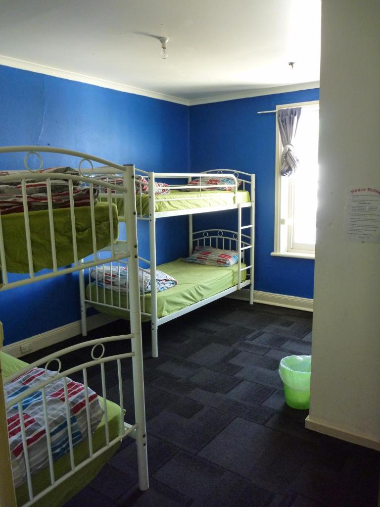 Adelaide Travellers Inn Backpackers Hostel photo 1