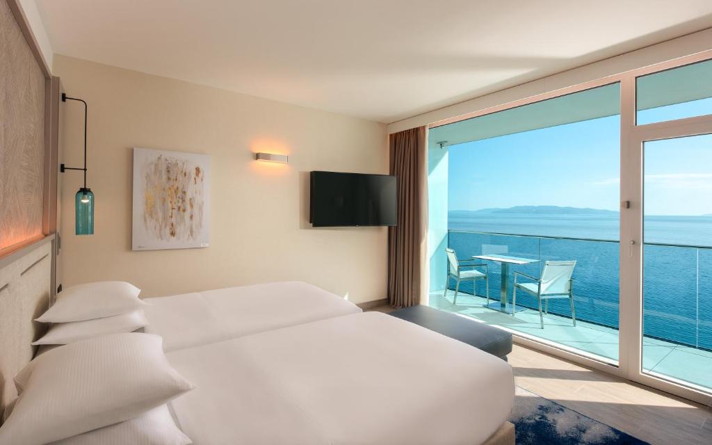 Hilton Rijeka Costabella Beach Resort & Spa Room Type - Twin Deluxe Room with Balcony and Sea View