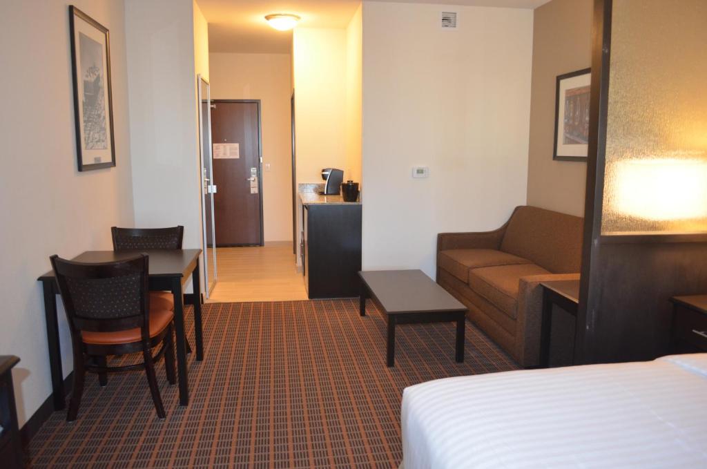 Holiday Inn Express & Suites Golden, an IHG Hotel photo 1