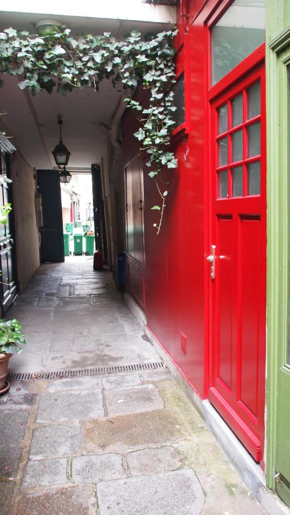Petit Paris - Oasis in Marais photo 2