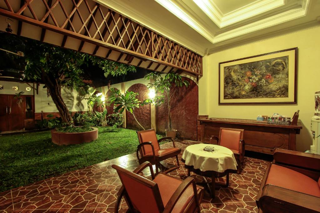 Griya Langen Guesthouse Room Type - Double Room with Park View