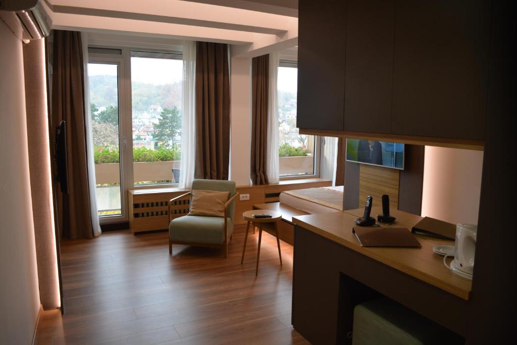Двухместный (Эксклюзивный двухместный номер с 1 кроватью), Hotel Merkur