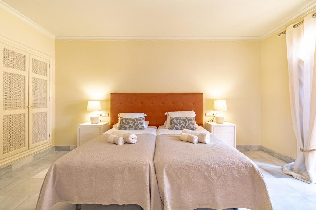 Elegant Golf Apt, Peace, Pool, Panoramic Views - Tap to explore photos