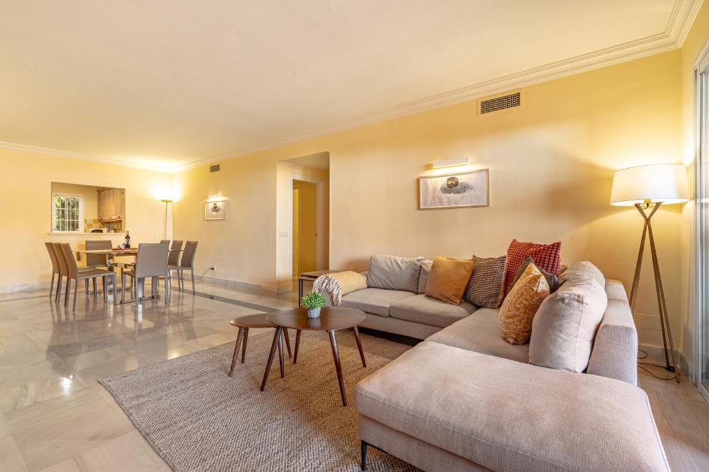 Elegant Golf Apt, Peace, Pool, Panoramic Views - Tap to explore photos