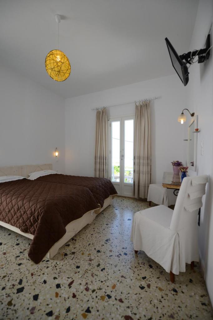 Andriani's Guest House - Tap to explore photos